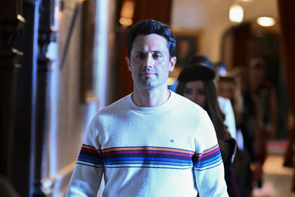 Stephen Colletti walking down a hallway in The Traitors Season 4 Episode 8.