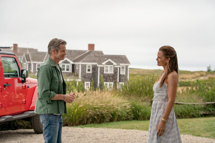 Timothy Olyphant as Jack and Jennifer Garner as Hollis during The Five Star Weekend Season 1.
