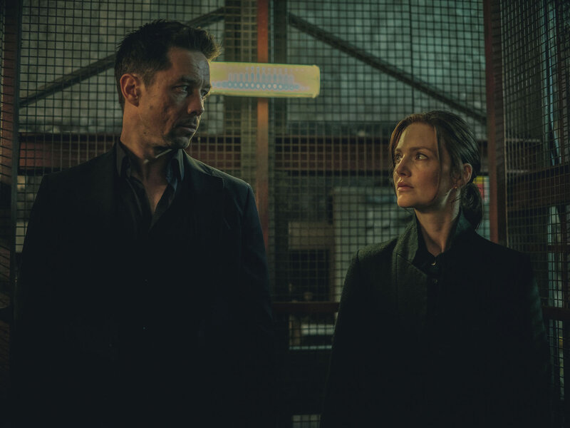 Killian Scott as Commander Noah Pierson and Holliday Grainger as Rachel Carey during The Capture Season 3 Episode 5.