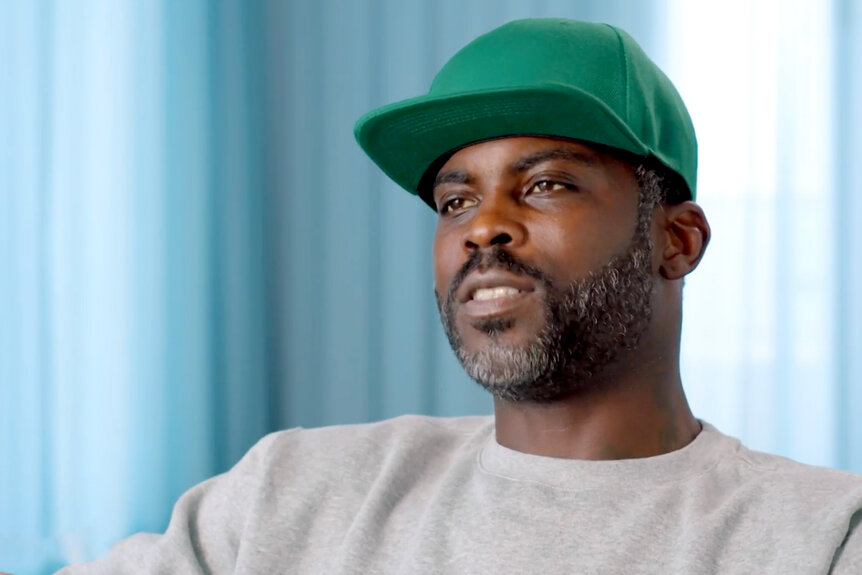 Michael Vick giving an interview in Field Generals: History of the Black Quarterback Season 1.