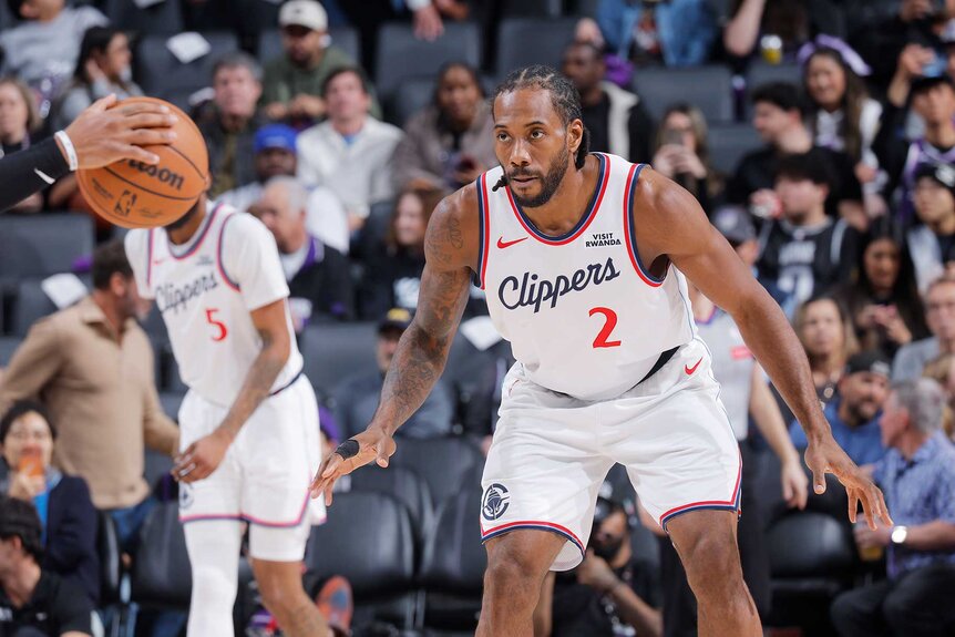 Kawhi Leonard of the Los Angeles Clippers plays defense during the game against the Sacramento Kings.