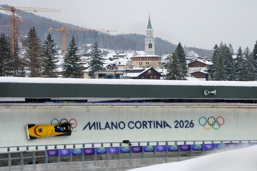 Lisa Buckwitz trains bobsled for the Milano Cortina 2026 Winter Olympics.