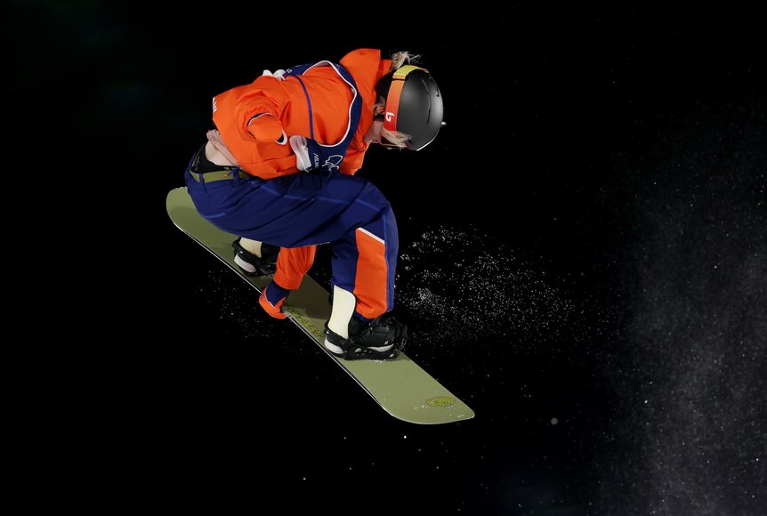 Melissa Peperkamp trains snowboarding for the Milano Cortina 2026 Winter Olympics.