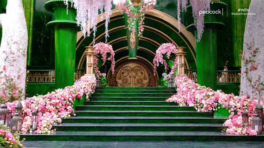 The Wicked for Good wedding flowers.