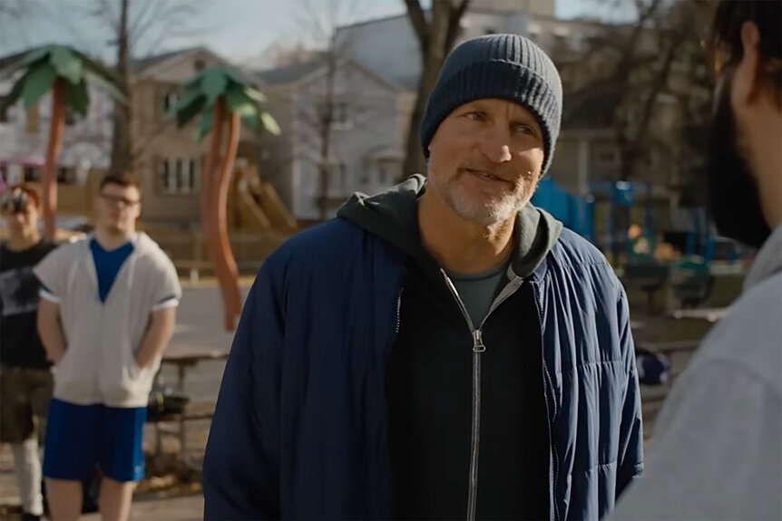 Marcus (Woody Harrelson) talking in Champions (2023).