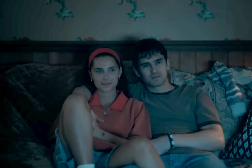 MIchael Johnston and as Bear and Inde Navarrette as Nikki during the film Obsession (2026).