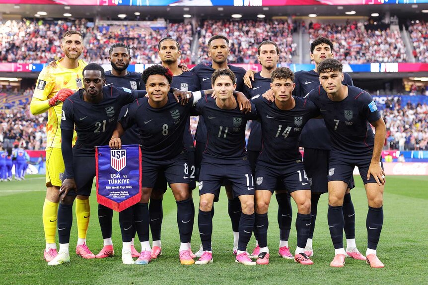Players of the United States pose for a team photo before the FIFA World Cup 2026 Group D match between Türkiye and USA at Los Angeles Stadium.