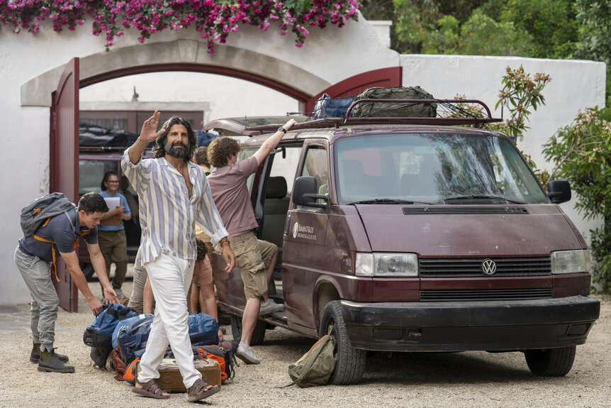 Stavros (Kayvan Novak) in Dig Season 1.